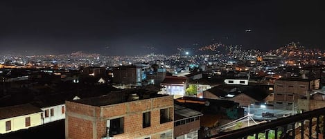 Apartemen Eksekutif, 3 kamar tidur, pemandangan kota, menara | Pemandangan balkon
