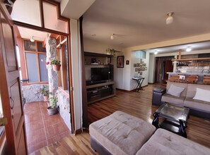 Apartament executiu, 3 dormitoris, vistes a la ciutat, torre | Balcó