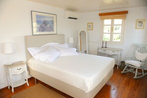 4 bedrooms, desk, iron/ironing board, travel cot