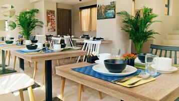 Daily buffet breakfast (EUR 7.5 per person)