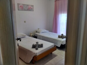 1 chambre, fer et planche à repasser, Wi-Fi, draps fournis