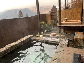 Monolocale Standard, 2 bagni, vista montagna | Bagno | Combinazione doccia/vasca, vasca da bagno a immersione totale