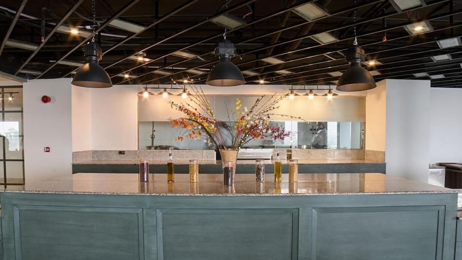 Avari Xpress Gulberg