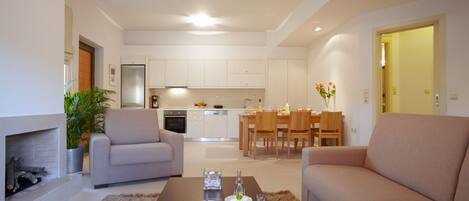 Smart TV, fireplace, DVD player