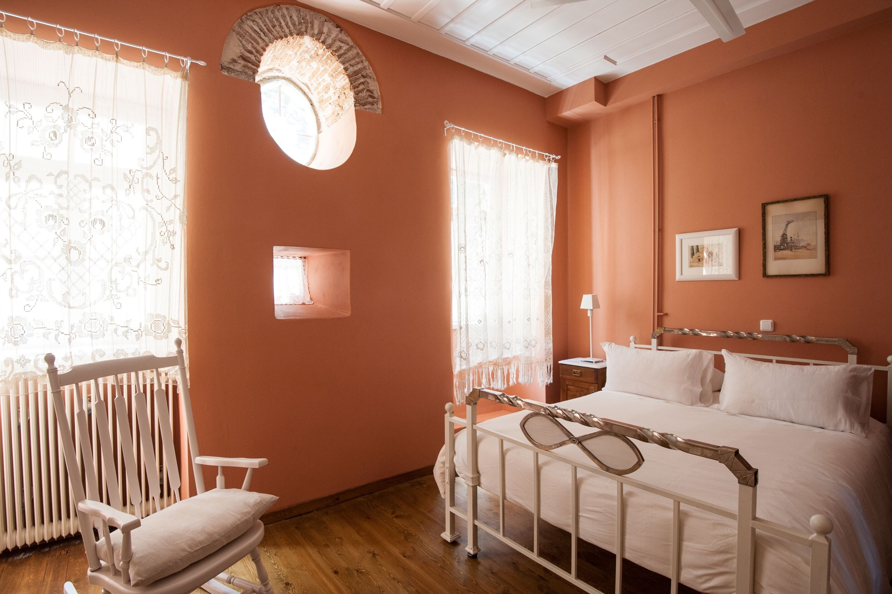 3 habitaciones, tabla de planchar con plancha y wifi gratis 