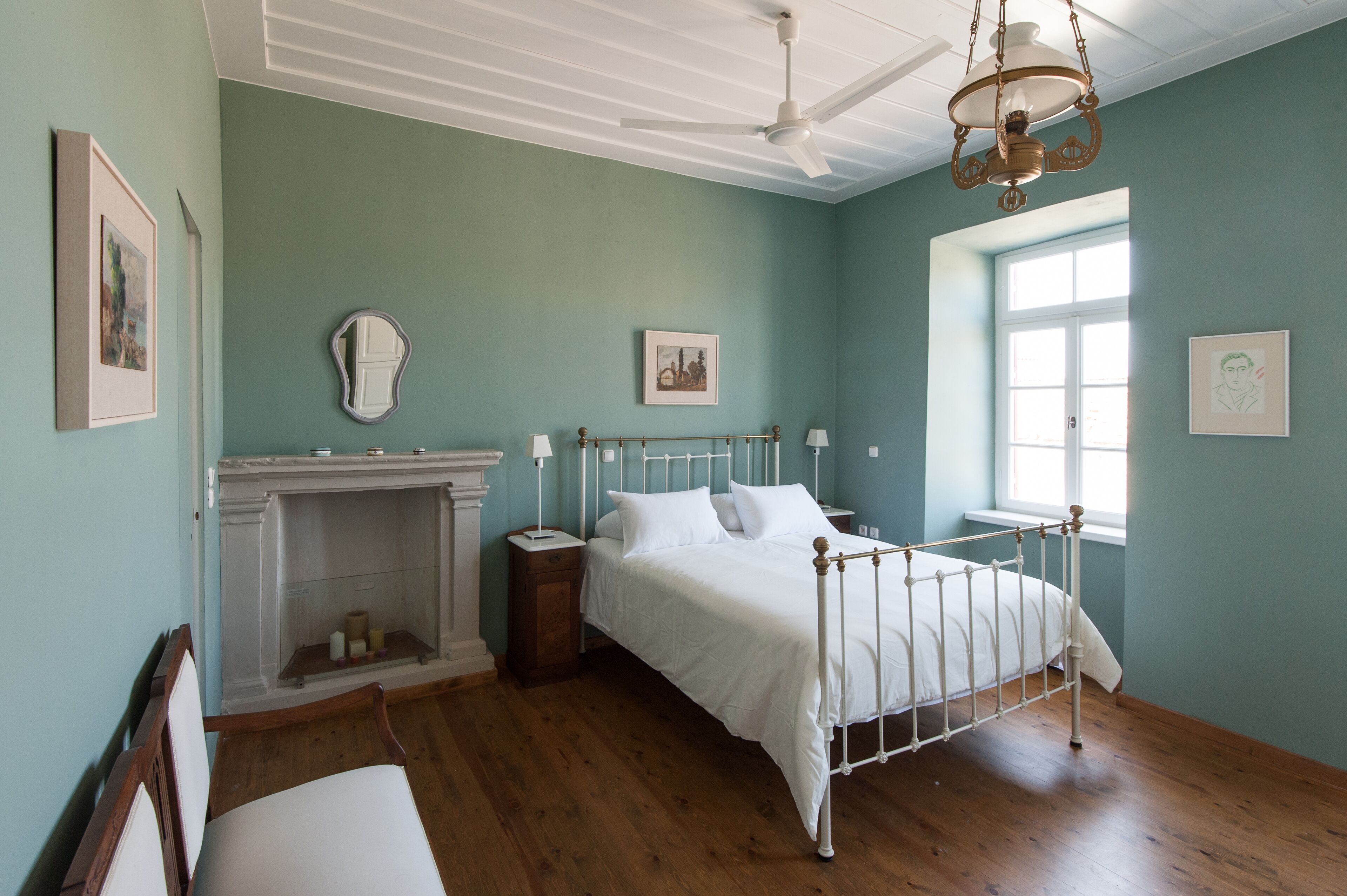 3 slaapkamers, een strijkplank/strijkijzer, gratis wifi, beddengoed