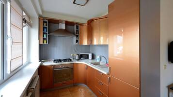 Fridge, microwave