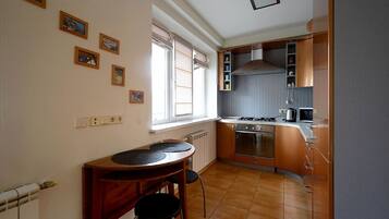 Fridge, microwave