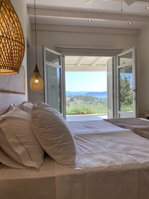 5 bedrooms, iron/ironing board, travel cot, free WiFi