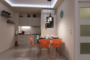 Dining - A brand New addition, the "XYZ Apartment" located in a very Safe spot.  (Αθήνα)