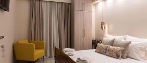 2 bedrooms, iron/ironing board, Internet, bed sheets
