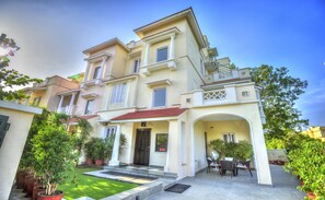 Rollaway beds, free WiFi - Zade House Udaipur (Udaipur)