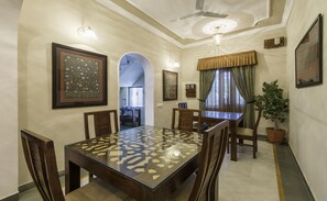 Rollaway beds, free WiFi - Zade House Udaipur (Udaipur)