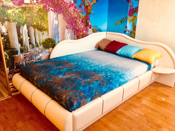 1 bedroom, iron/ironing board, free WiFi