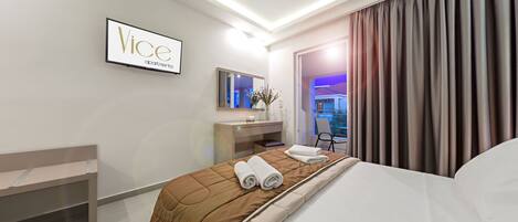 1 chambre, fer et planche à repasser, accès Internet, draps fournis