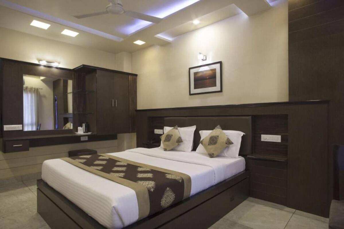 2 bedrooms, in-room safe, desk, rollaway beds