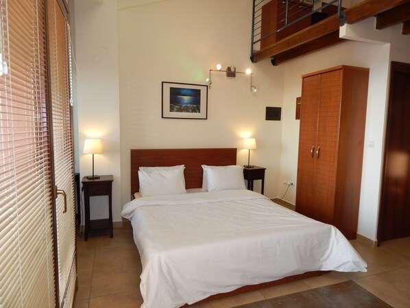 1 chambre, bureau, fer et planche à repasser, Wi-Fi gratuit