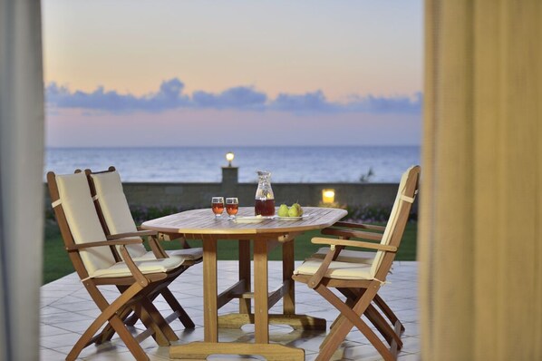 屋外ダイニングエリア