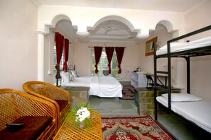 Super Deluxe Non AC | 1 多间卧室、羽绒被、免费 WiFi、床单