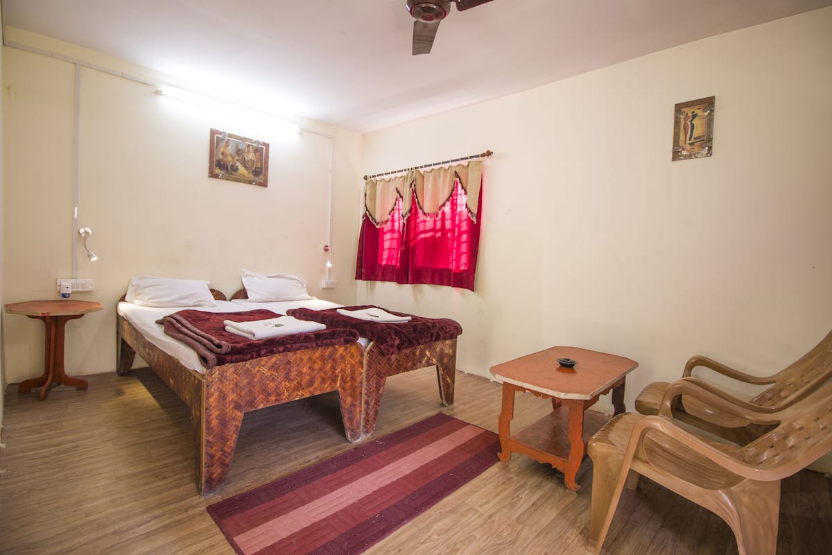 1 bedroom, down duvets, free WiFi, bed sheets