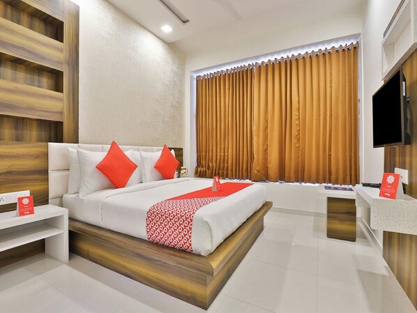 In-room safe, desk, free WiFi, wheelchair access