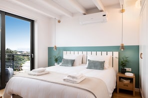 5 bedrooms, in-room safe, desk, iron/ironing board