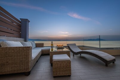 Diamante beachfront suite B