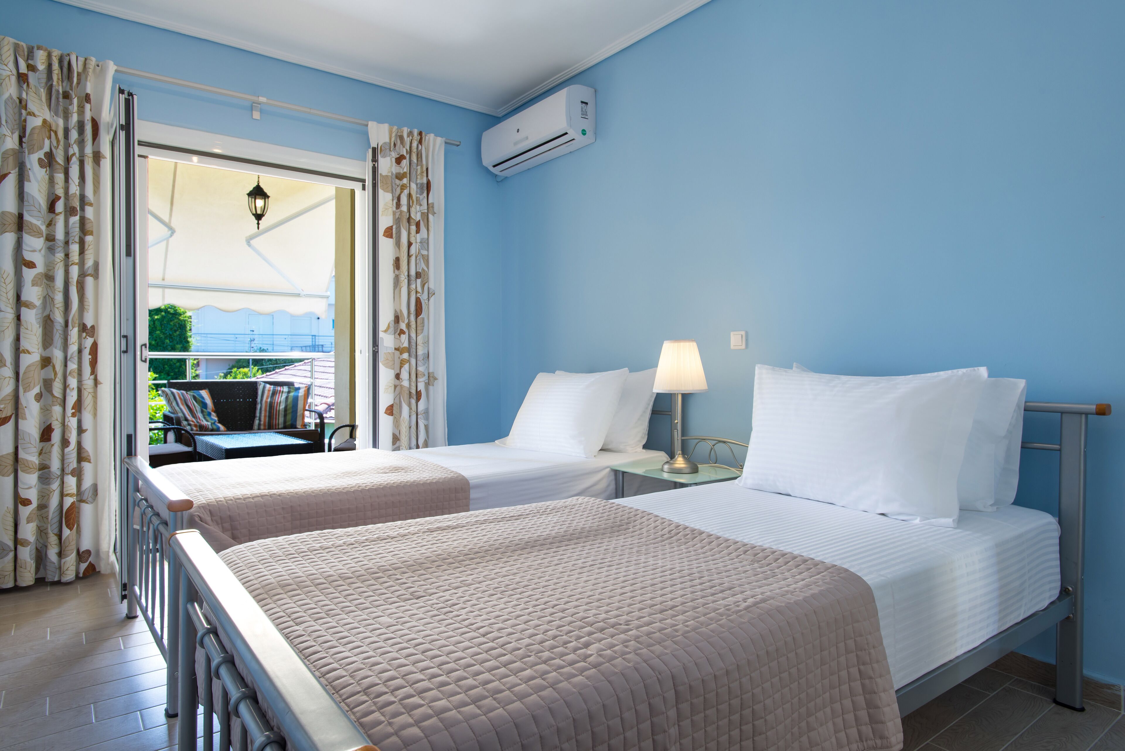 2 bedrooms, in-room safe, iron/ironing board, free WiFi
