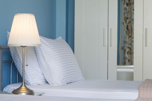 2 bedrooms, in-room safe, iron/ironing board, free WiFi