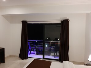 Luxury Double Room Single Use, 1 Queen Bed | Memory foam beds, in-room safe, blackout drapes, iron/ironing board - JW Heritage (Anjuna)