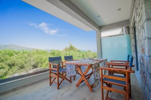 屋外ダイニングエリア