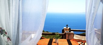 DIO GUESTHOUSES VILLA PRASTOS 3 B/R WITH PRIVATE GARDEN AND SWIMMINGPOOL