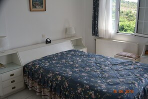 2 sovrum, strykjärn/strykbräda, internet och sängkläder