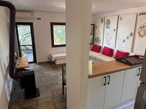 Interior - Beachfront family house (Ουρανούπολη)