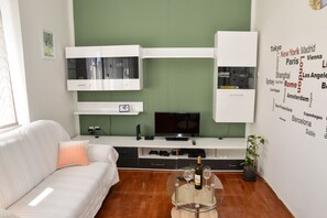 Apartment, City View | Living area | TV - Apartment Claudia (Zadar)