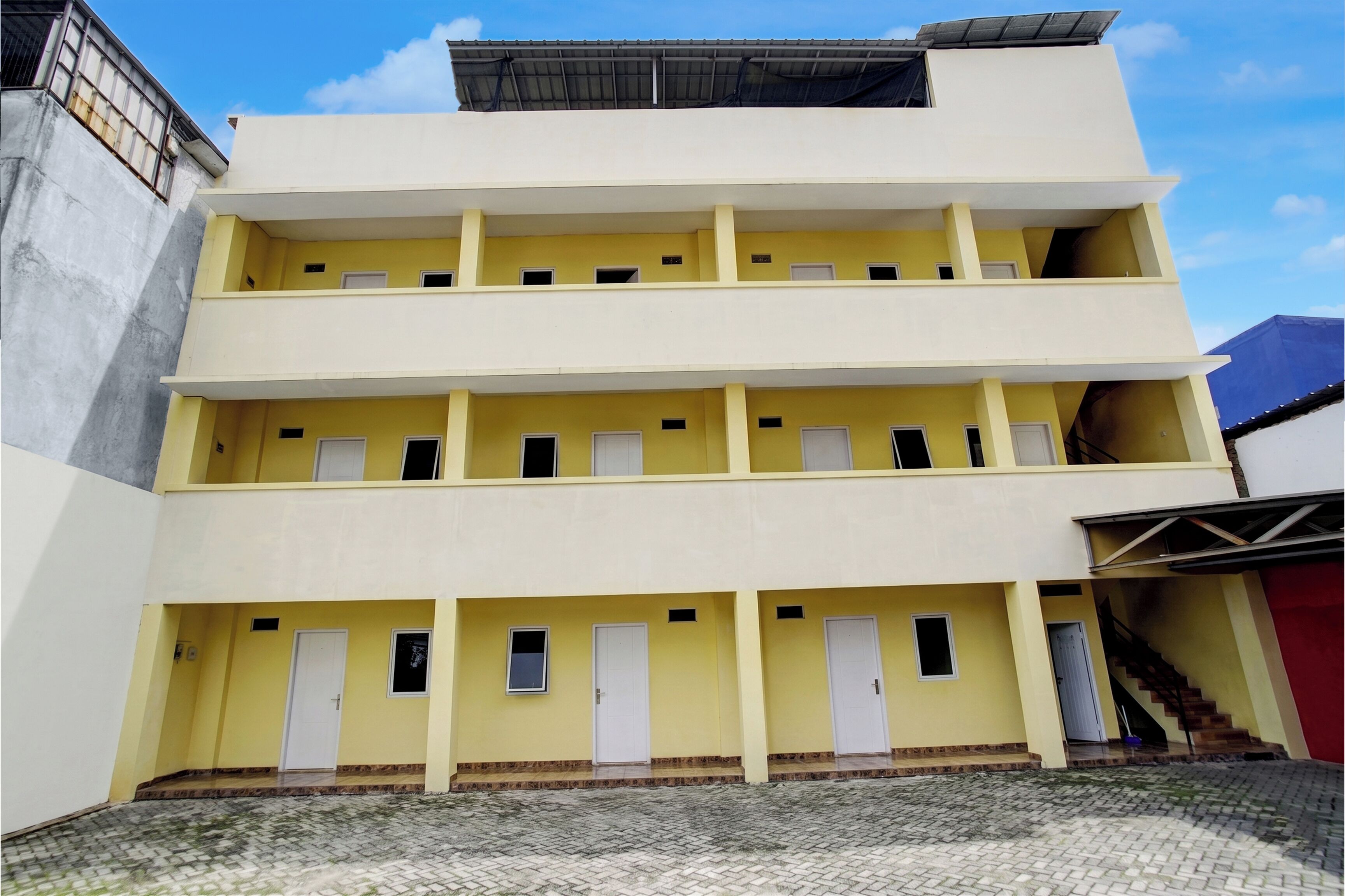 Mặt tiền nơi lưu trú