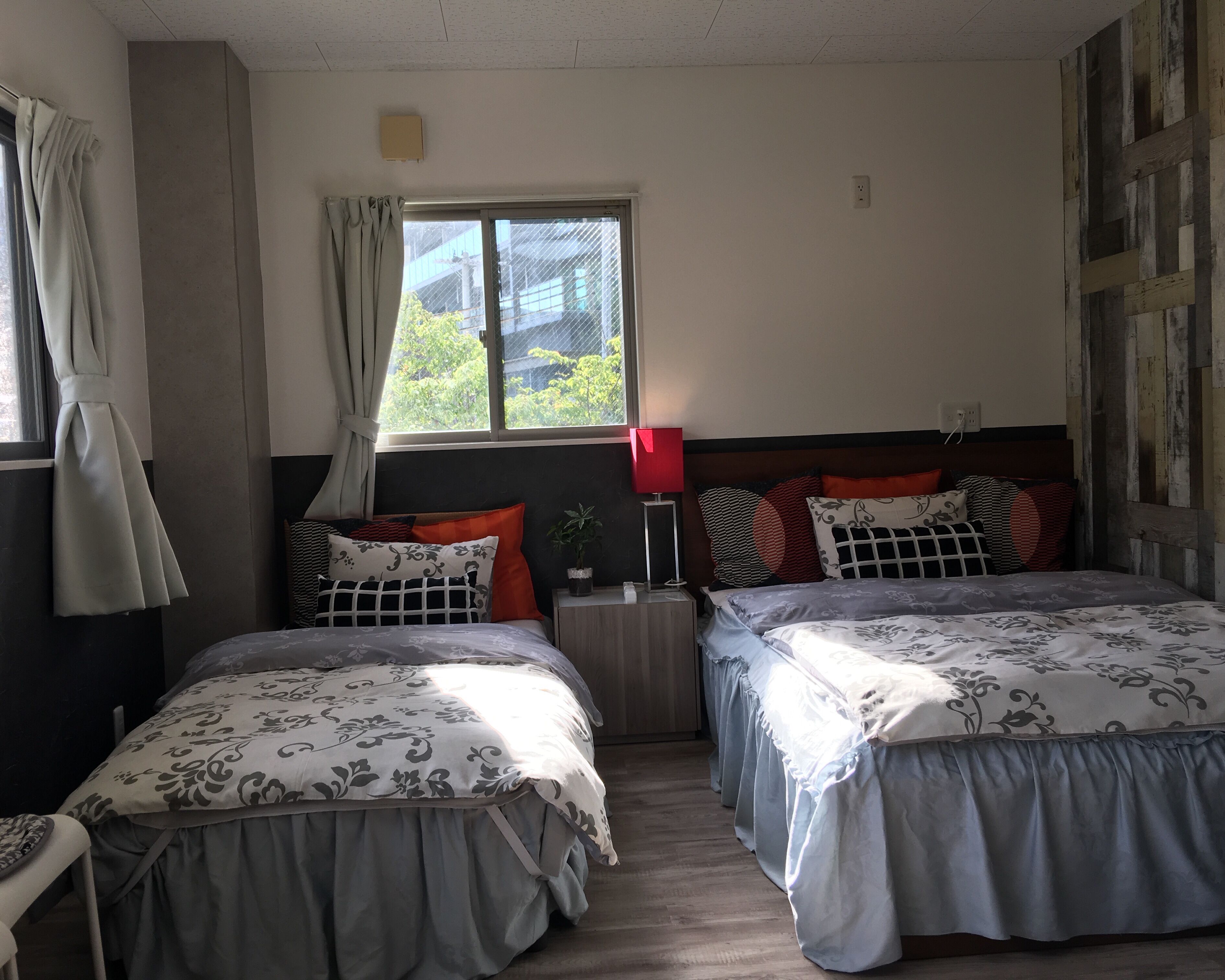 3 bedrooms, iron/ironing board, travel crib, free WiFi