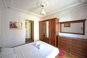 2 chambres, fer et planche à repasser, Wi-Fi, literie fournie