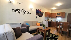 LCD TV, DVD player - Apartment Pine Tree 3 - B3 (Банско)