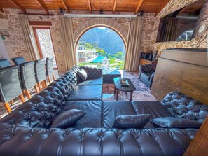 TV, fireplace, video-game console, Netflix - Heated Private Seawater Ozone Pool, Jacuzzi,Cinema (Kissamos)