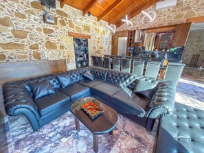 TV, fireplace, video-game console, Netflix - Heated Private Seawater Ozone Pool, Jacuzzi,Cinema (Kissamos)