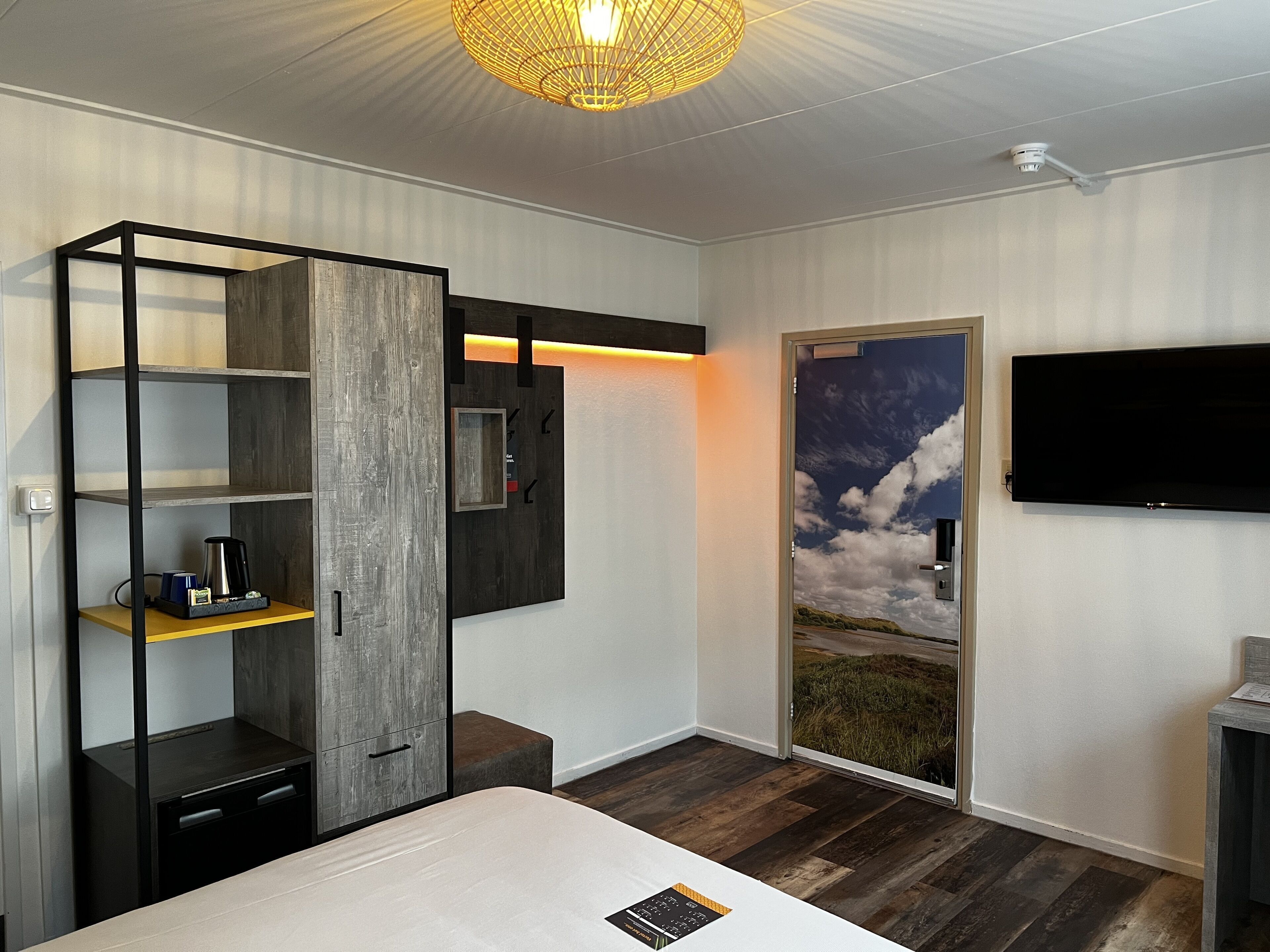 Bureau, espace de travail pour ordinateurs portables