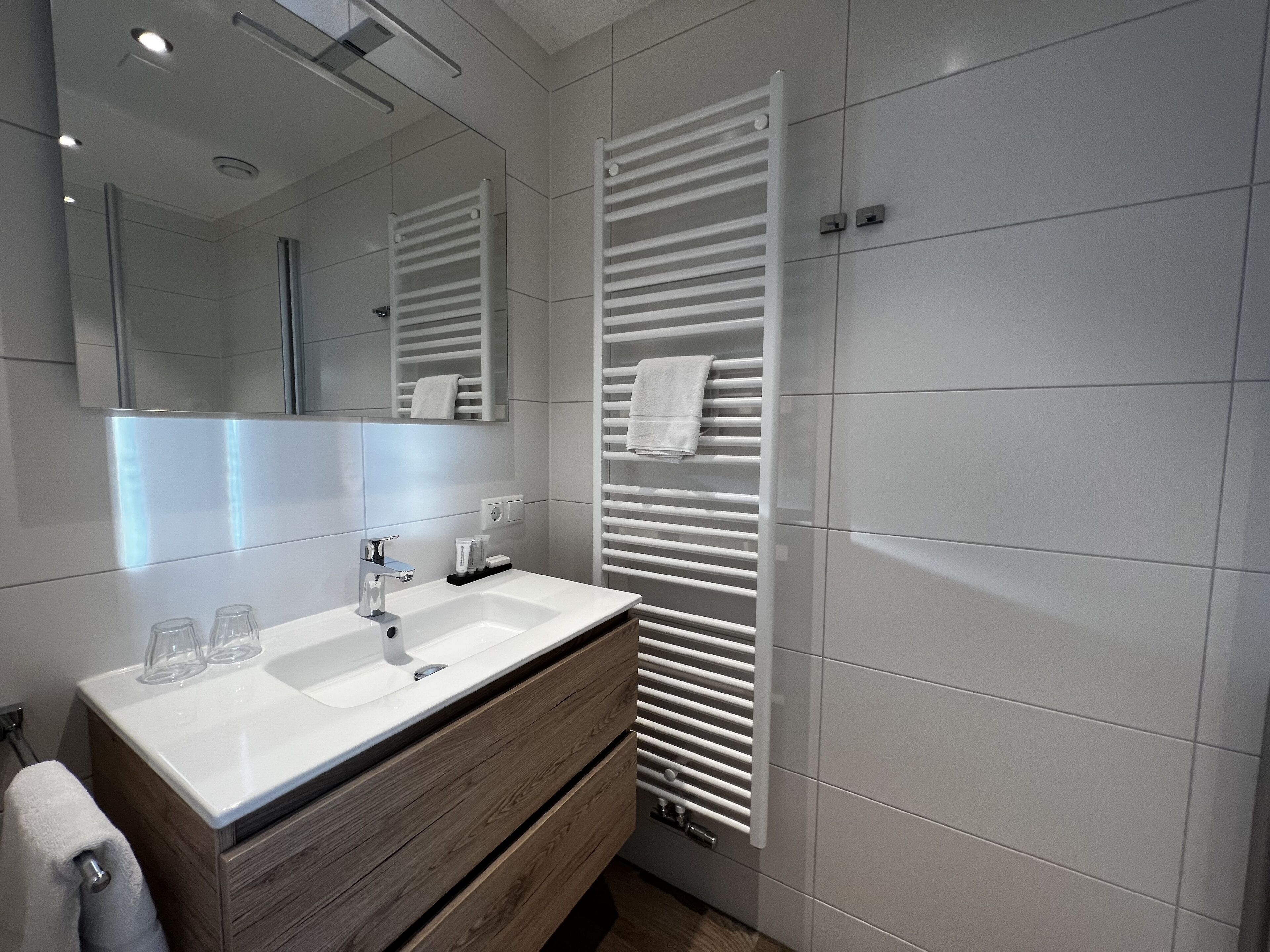 apartment | bathroom | towels, soap, shampoo, toilet paper