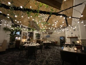 Breakfast, lunch and dinner served - Hotel NAP BV (West-Terschelling)