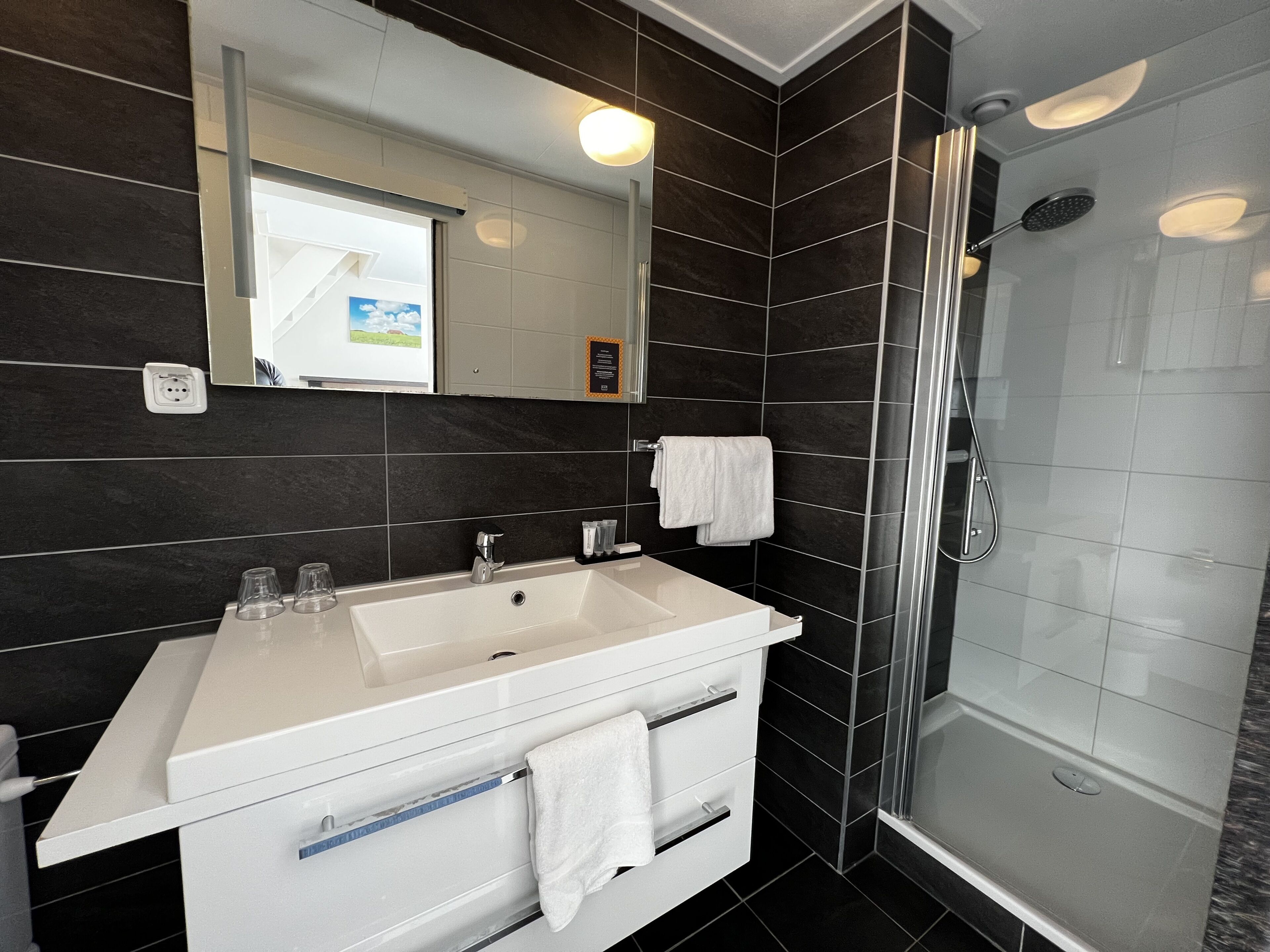 double or twin room | bathroom | towels, soap, shampoo, toilet paper