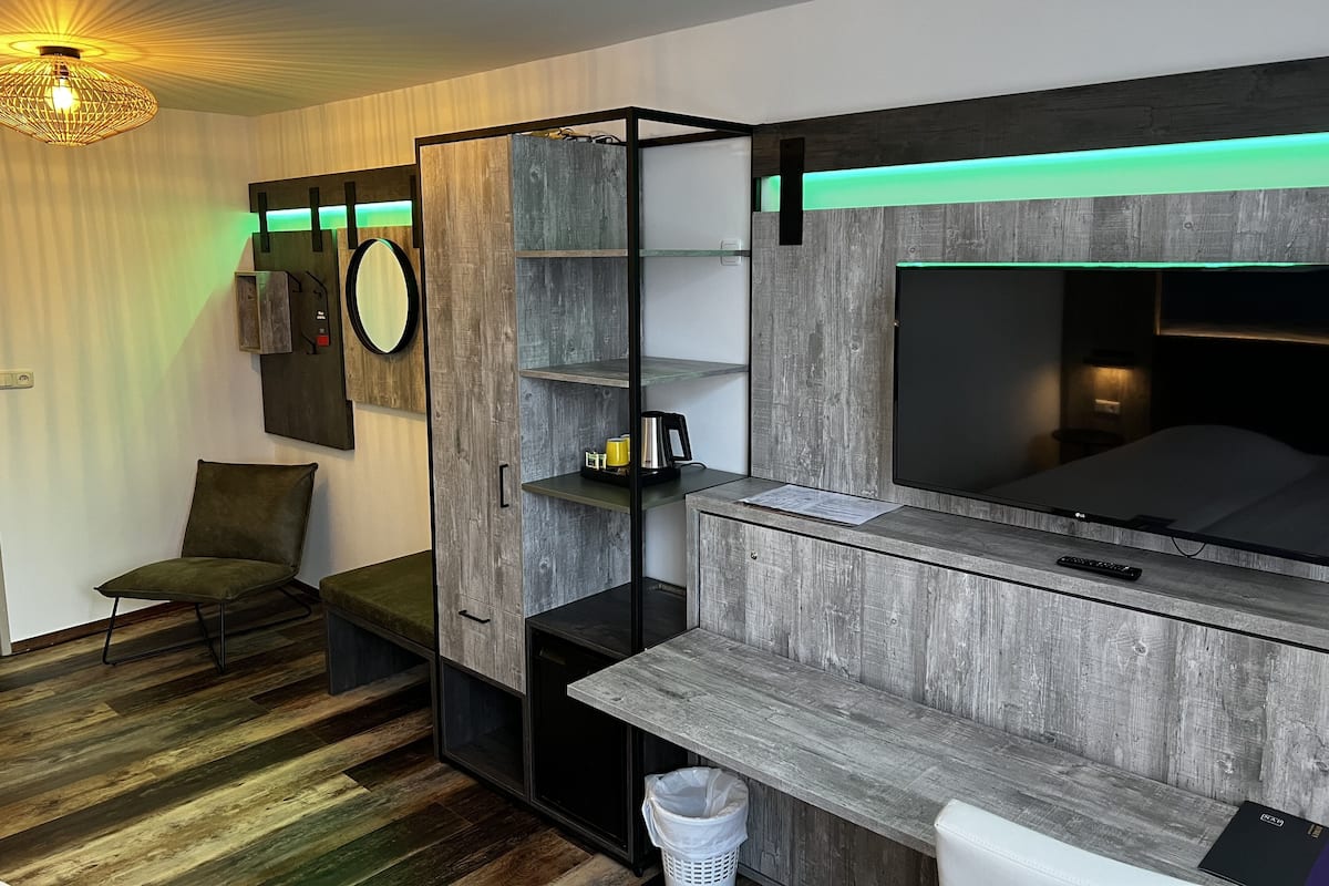 Double or Twin Room | Desk, laptop workspace, blackout drapes, cribs/infant beds