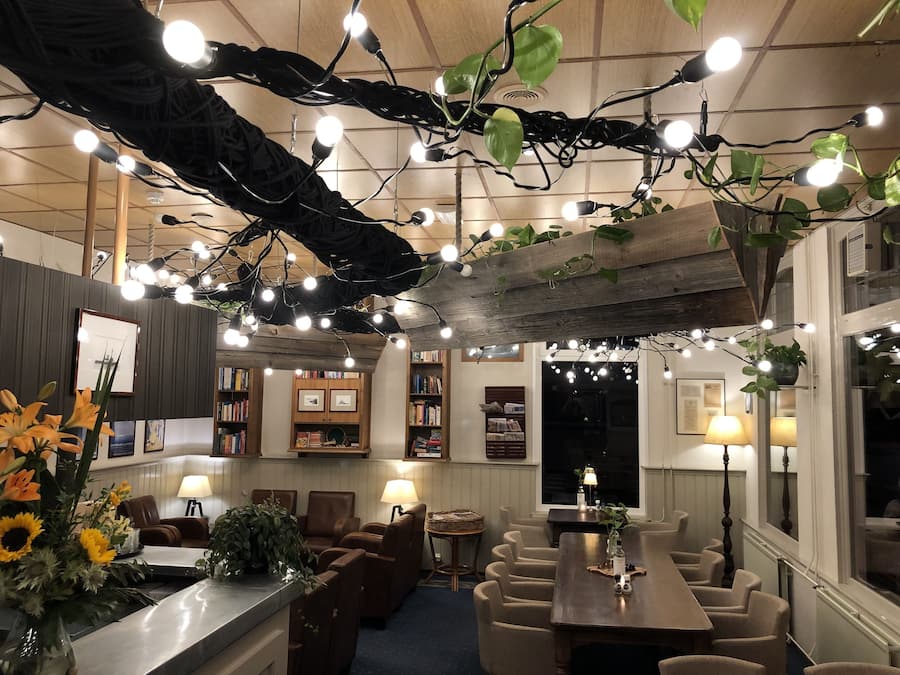 Breakfast, lunch, dinner served; French cuisine