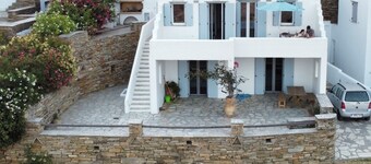 Modern new villa with Aegean and Mykonos View