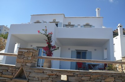 Modern new villa with Aegean and Mykonos View