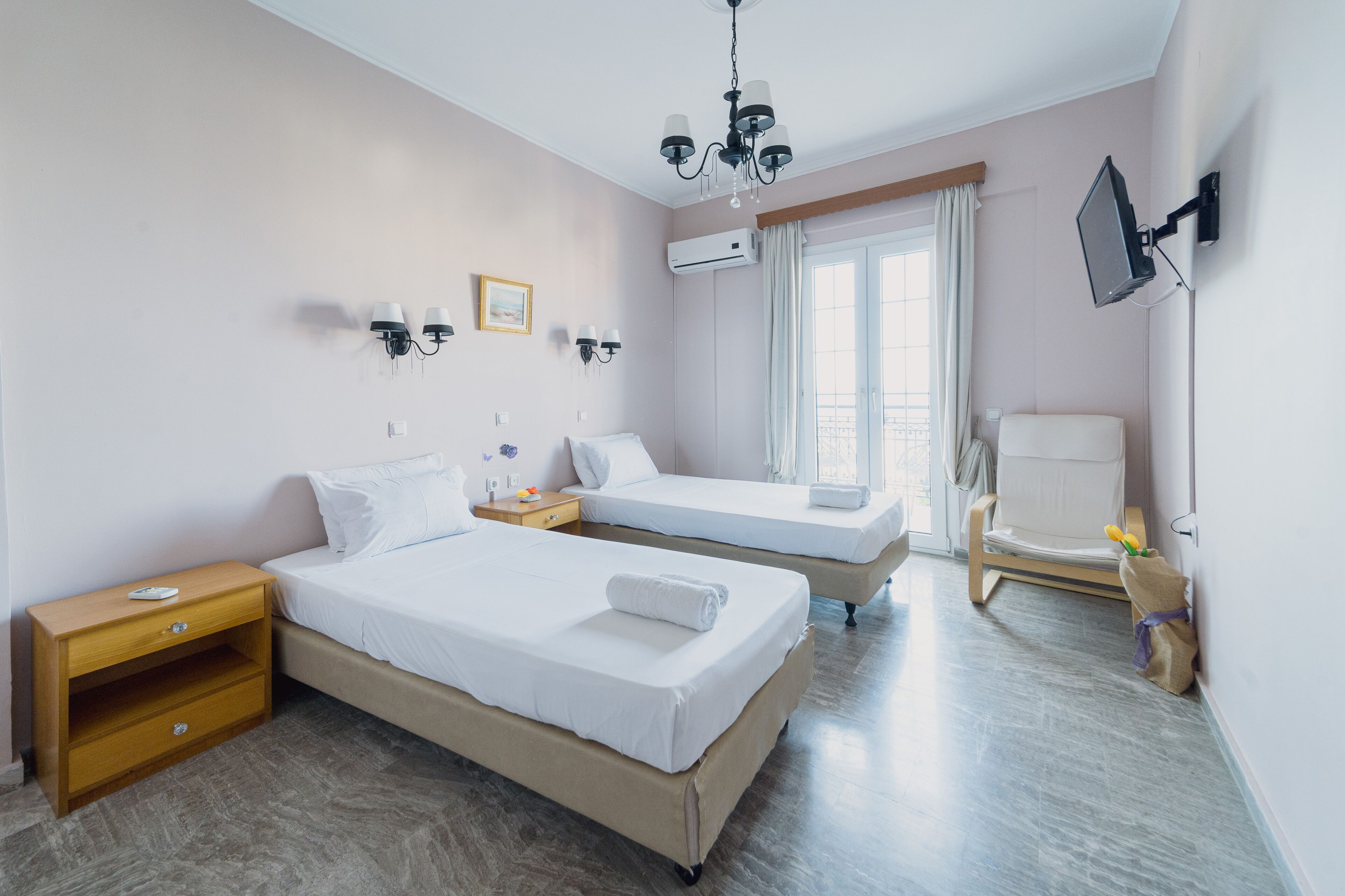 2 chambres, fer et planche à repasser, Wi-Fi, draps fournis